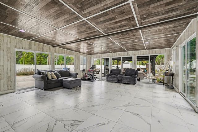 3101 S KINGS AVENUE, Brandon, FL 33511