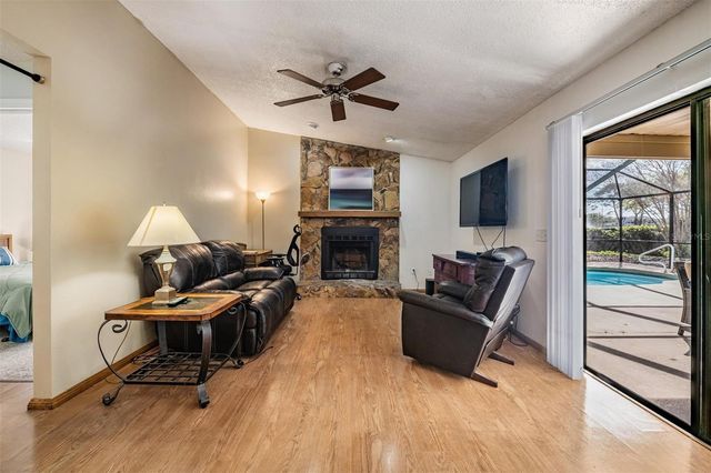 1610 SANDERLING COURT, Brandon, FL 33511