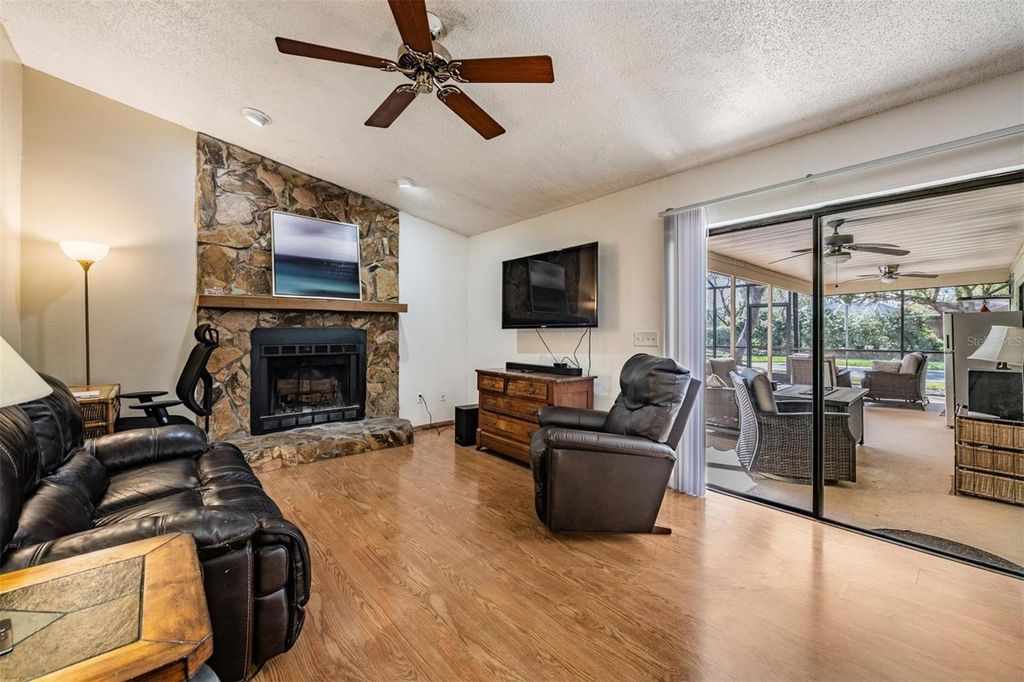 Image 17 of property listing at 1610 SANDERLING COURT, Brandon, FL 33511