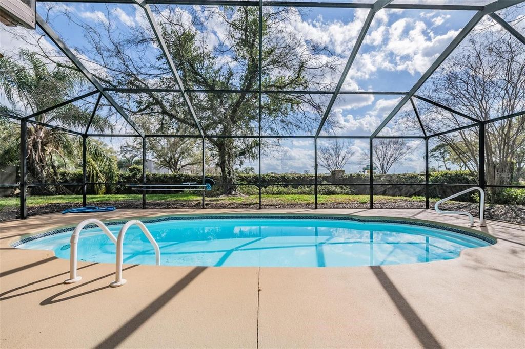 Image 19 of property listing at 1610 SANDERLING COURT, Brandon, FL 33511