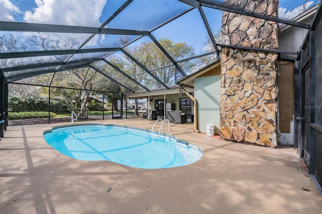 Image 20 of property listing at 1610 SANDERLING COURT, Brandon, FL 33511