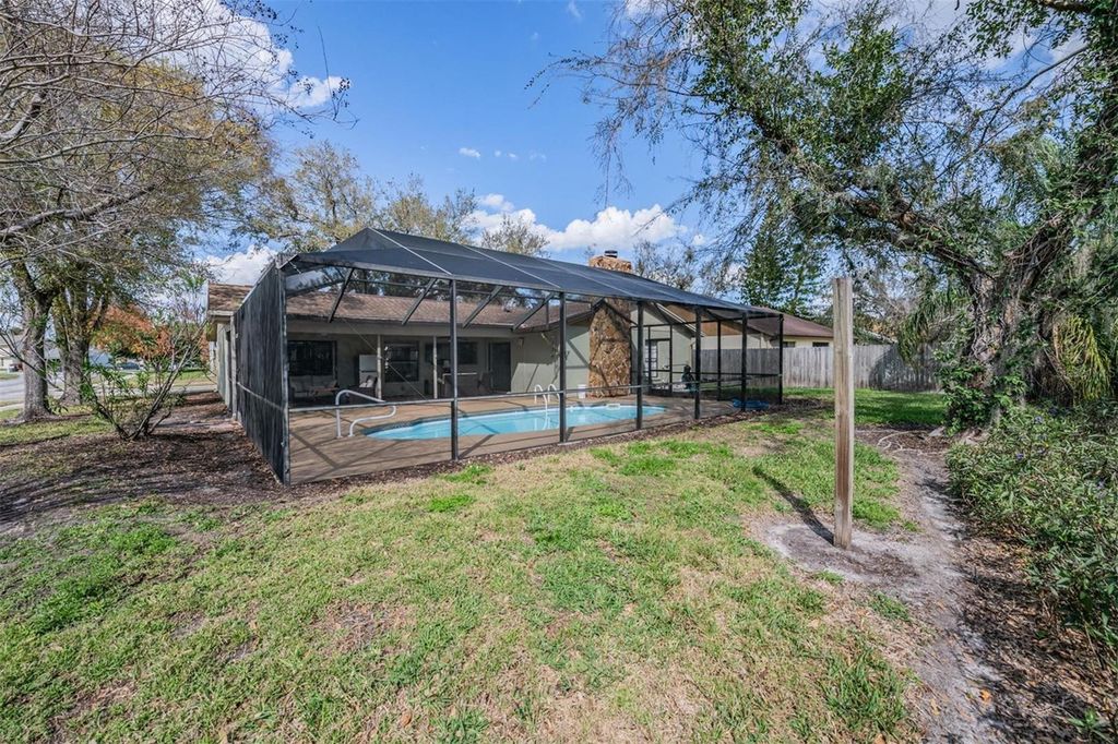 Image 22 of property listing at 1610 SANDERLING COURT, Brandon, FL 33511