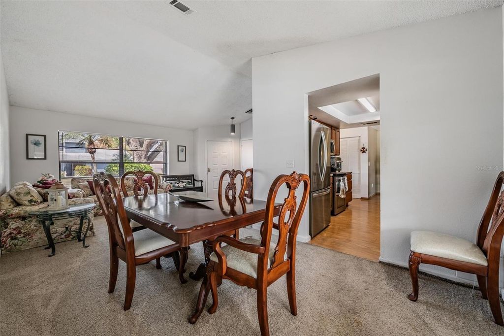 Image 9 of property listing at 1610 SANDERLING COURT, Brandon, FL 33511