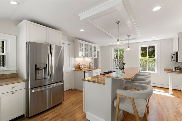 109 Grove St, Lexington, MA 02420