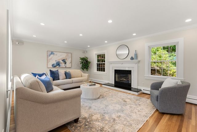 109 Grove St, Lexington, MA 02420