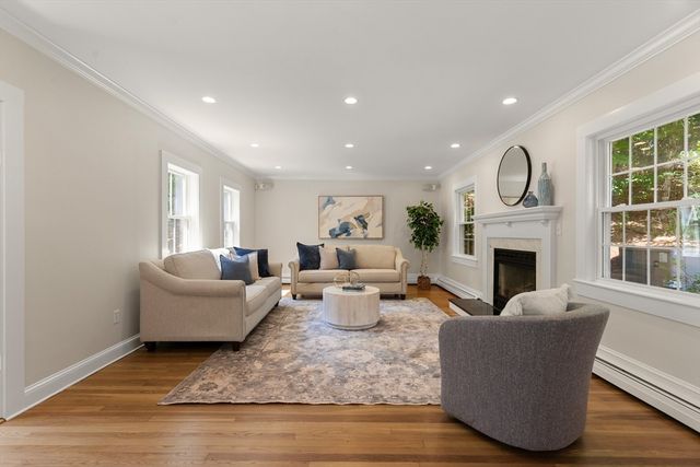109 Grove St, Lexington, MA 02420