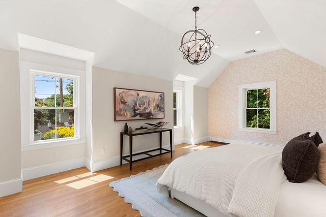 109 Grove St, Lexington, MA 02420