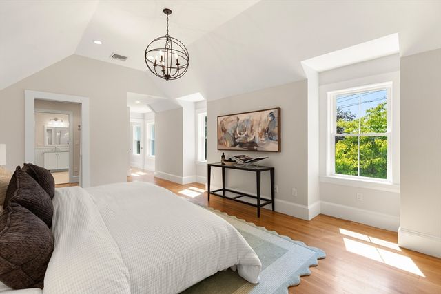 109 Grove St, Lexington, MA 02420