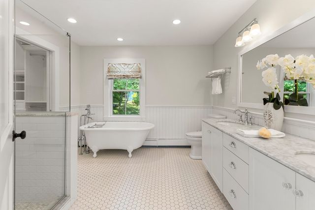 109 Grove St, Lexington, MA 02420