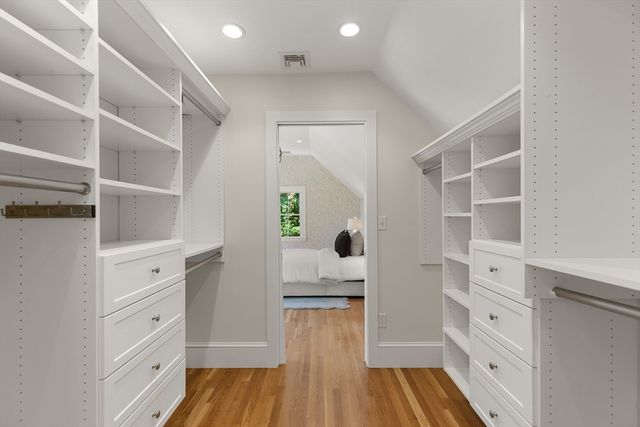 109 Grove St, Lexington, MA 02420