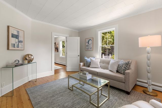 109 Grove St, Lexington, MA 02420