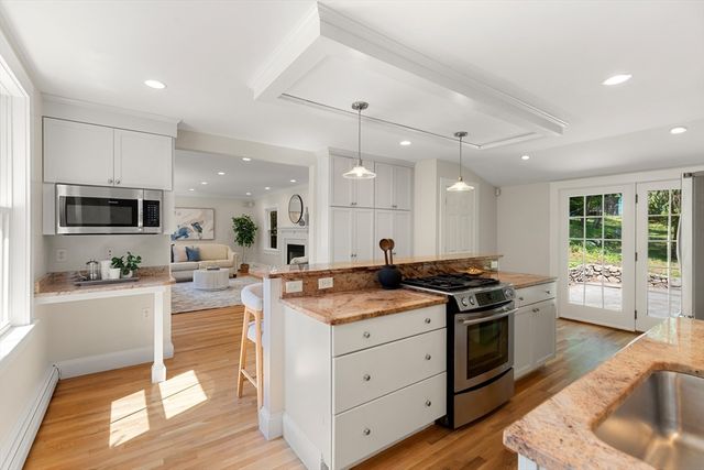 109 Grove St, Lexington, MA 02420