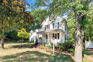 109 Grove St, Lexington, MA 02420