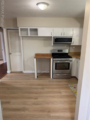 1475 Cutler Street, Burton, MI 48509