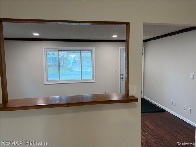 1475 Cutler Street, Burton, MI 48509