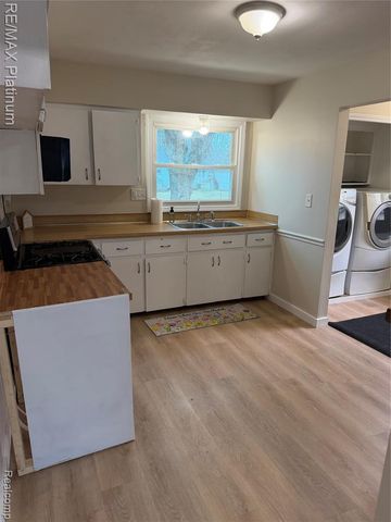 1475 Cutler Street, Burton, MI 48509