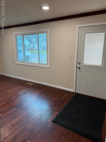 1475 Cutler Street, Burton, MI 48509