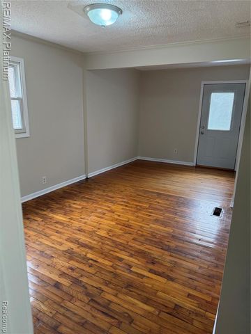 1475 Cutler Street, Burton, MI 48509