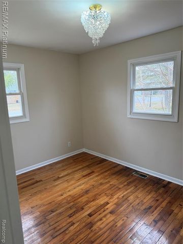 1475 Cutler Street, Burton, MI 48509