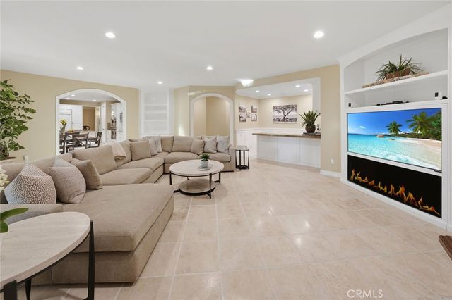 5823 Reefton Court, Calabasas, CA 91302