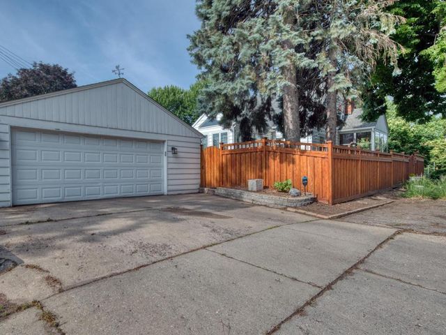 5801 12th Avenue S, Minneapolis, MN 55417