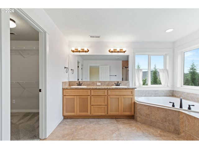 24706 Ne 117TH Ct, Battle Ground, WA 98604