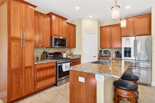 3863 BEDFORD AVENUE, Winter Haven, FL 33884