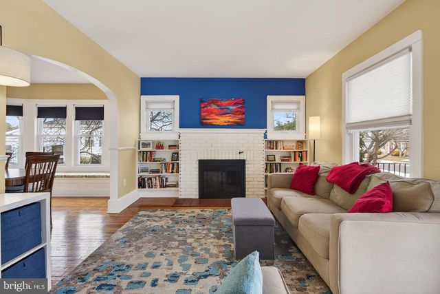 320 GLENWOOD AVE, Burlington, NJ 08016