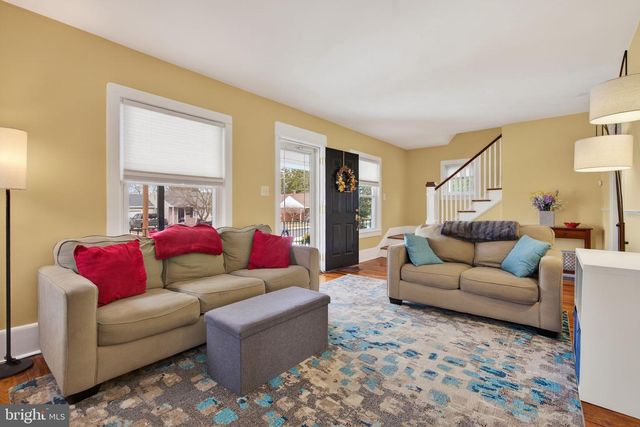 320 GLENWOOD AVE, Burlington, NJ 08016