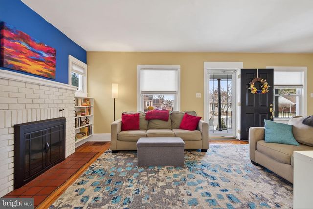 320 GLENWOOD AVE, Burlington, NJ 08016