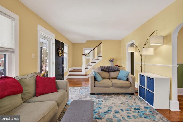 320 GLENWOOD AVE, Burlington, NJ 08016