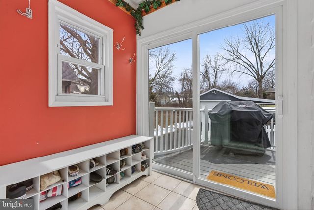 320 GLENWOOD AVE, Burlington, NJ 08016