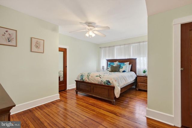 320 GLENWOOD AVE, Burlington, NJ 08016