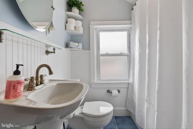 320 GLENWOOD AVE, Burlington, NJ 08016