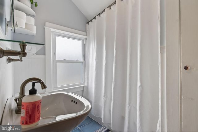 320 GLENWOOD AVE, Burlington, NJ 08016