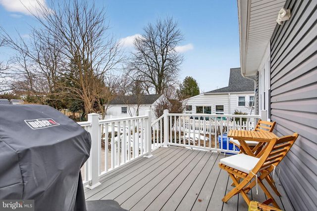 320 GLENWOOD AVE, Burlington, NJ 08016