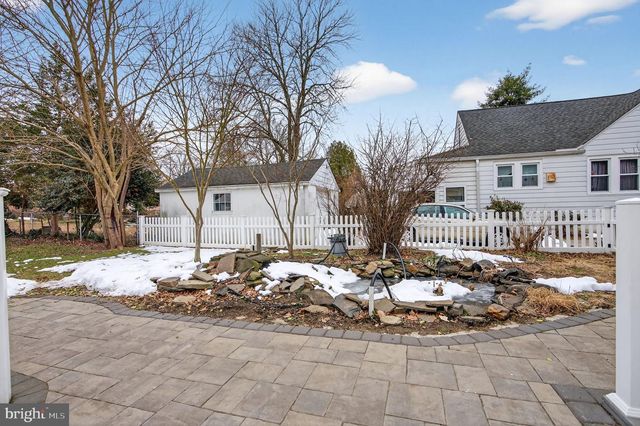 320 GLENWOOD AVE, Burlington, NJ 08016