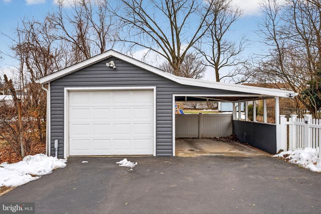 320 GLENWOOD AVE, Burlington, NJ 08016