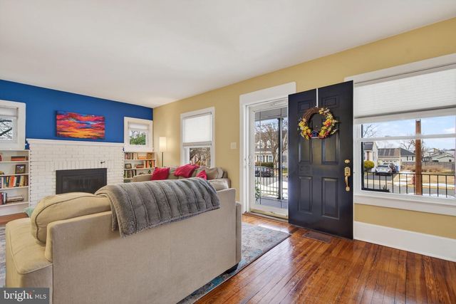 320 GLENWOOD AVE, Burlington, NJ 08016