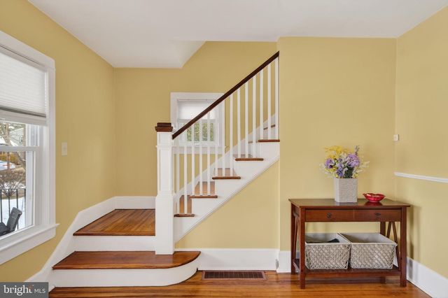 320 GLENWOOD AVE, Burlington, NJ 08016