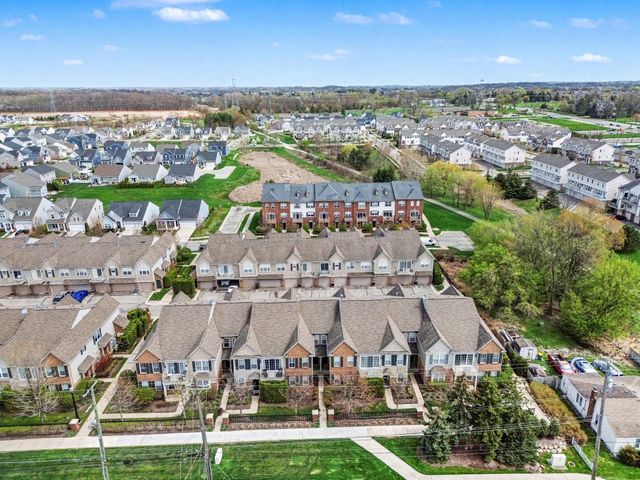 242 N Wixom Road, Wixom, MI 48393