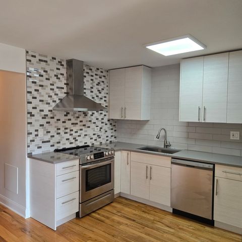 1817 W TOUHY Avenue 2E, Park Ridge, IL 60068