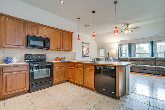 620 Horn Street, Crowley, TX 76036