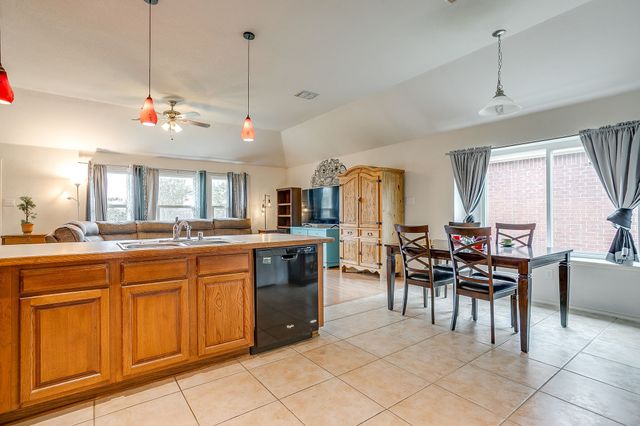 620 Horn Street, Crowley, TX 76036