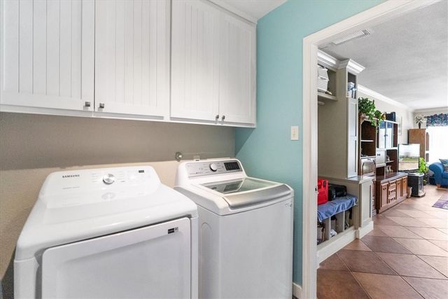 1433 Glenoak Dr, Corpus Christi, TX 78418