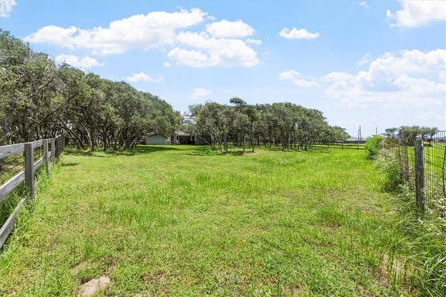 1433 Glenoak Dr, Corpus Christi, TX 78418