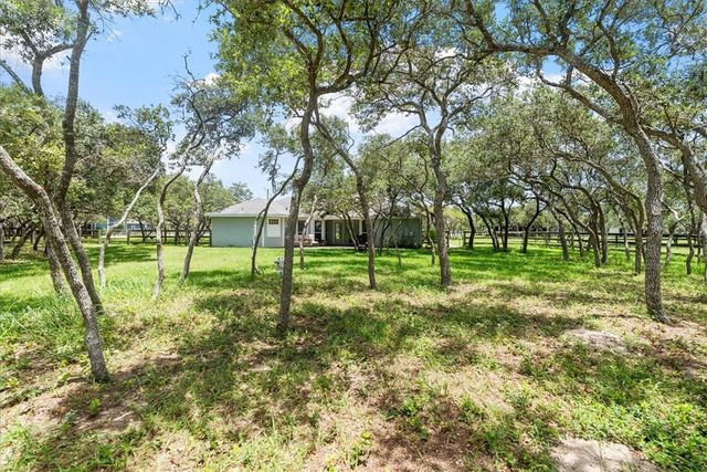 1433 Glenoak Dr, Corpus Christi, TX 78418