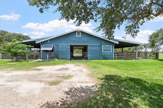 1433 Glenoak Dr, Corpus Christi, TX 78418