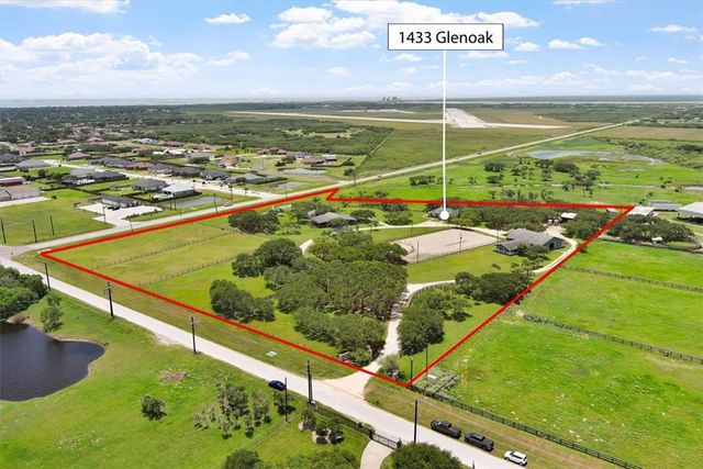 1433 Glenoak Dr, Corpus Christi, TX 78418