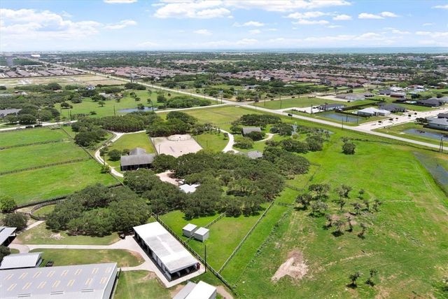 1433 Glenoak Dr, Corpus Christi, TX 78418